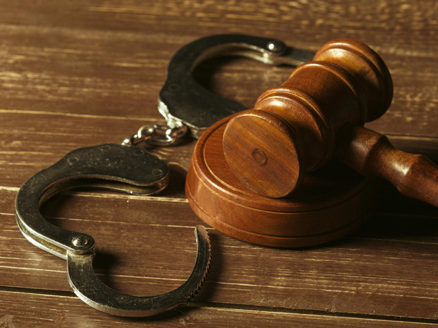 Экс-главу УФНС по Свердловской области, который находится за границей, арестовали заочно