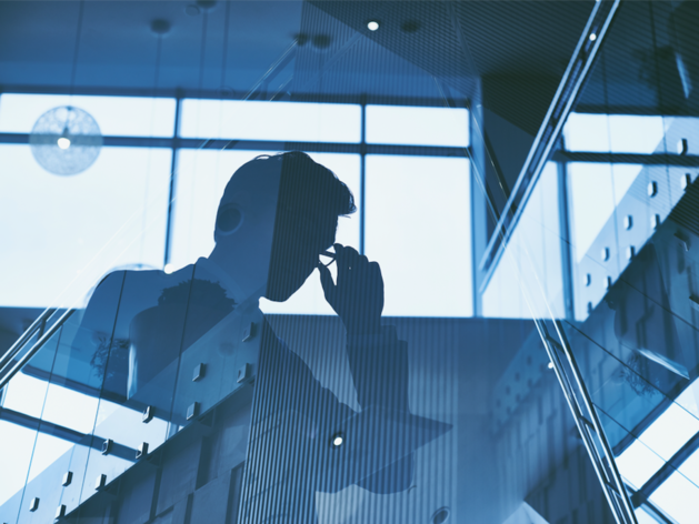 Дешевая нефть, крепкий рубль, дорогое золото. Что ждет инвесторов и экономику России