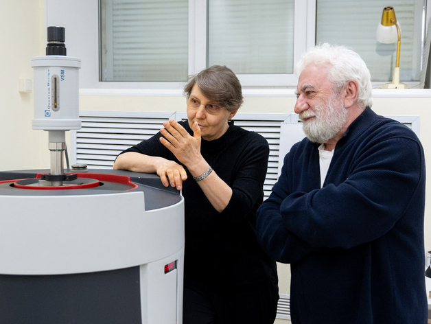 Уральские ученые синтезировали частицы, которые будут уничтожать раковую опухоль Уральские ученые синтезировали частицы, которые будут уничтожать раковую опухоль