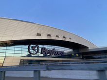 Из-за потопа в аэропорту Внуково летевший из Петербурга самолет направлен в Домодедово