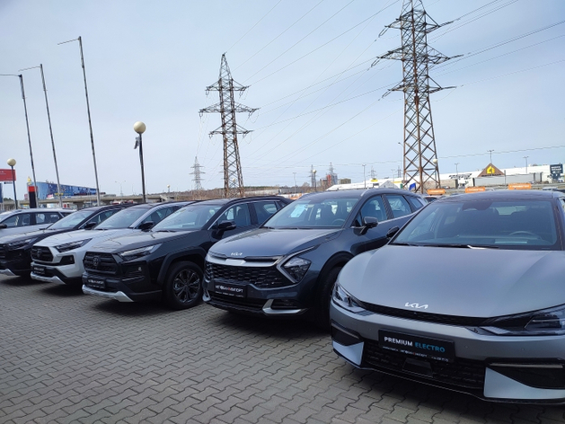 Почти половина россиян не верит, что иностранные автомобили вернутся в Россию