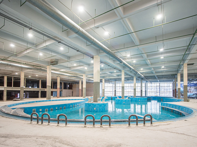 В ТРЦ «КомсоМолл», где создают термальный курорт, уже оборудовали бассейны: фото В ТРЦ «КомсоМолл», где создают термальный курорт, уже оборудовали бассейны: фото