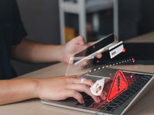 Опрос: на что родители разрешают детям тратить деньги в интернете