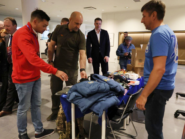 Артем Жога впервые приехал в Ельцин Центр и собрал там патриотов