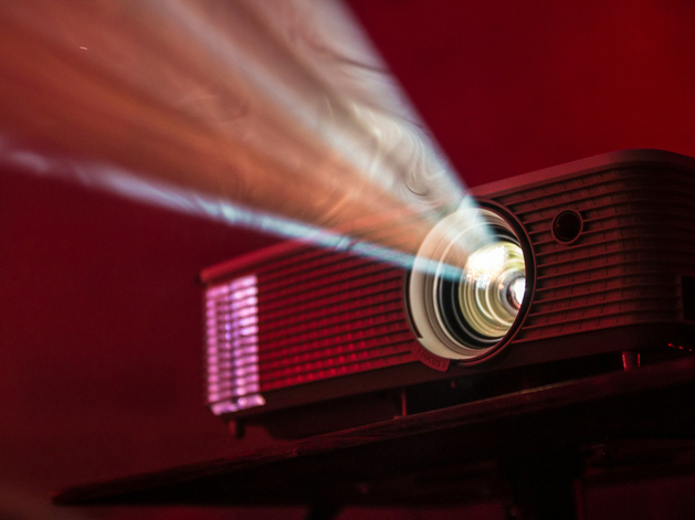 Онлайн-кинотеатры России обяжут избавиться от деструктивного контента, иначе их закроют