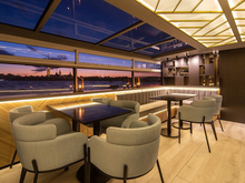 Теплоход «Хемингуэй» от компании «Навигатор» вошел в ТОП свадебных площадок Петербурга