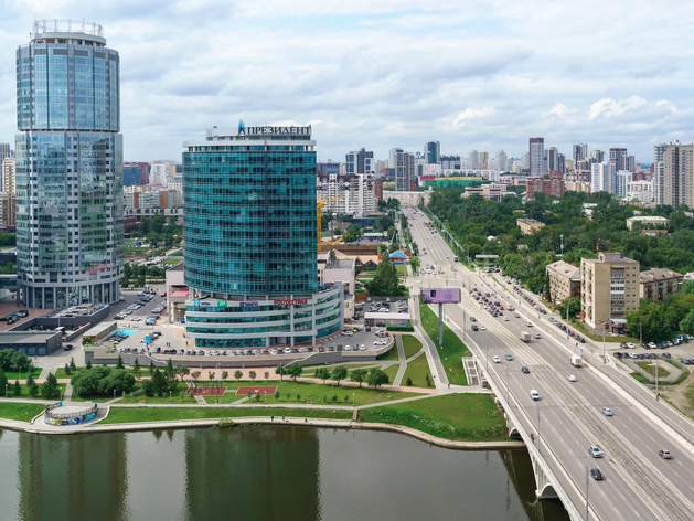 Трамваи вместо автомобилей, промышленные многоэтажки, дроны в ЖК — будущее Екатеринбурга?