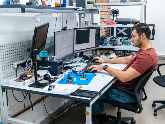 Средняя зарплата в Свердловской области за год выросла на 11%: кто получает больше всех