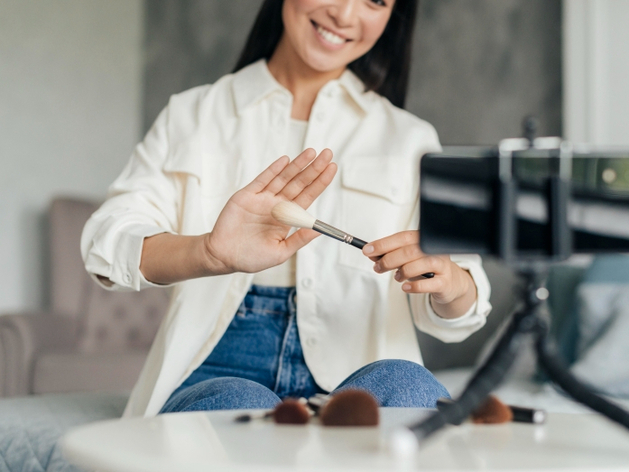 Спрос на рекламу у блогеров за шесть месяцев 2025 г. снизился на 15-25% Спрос на рекламу у блогеров за шесть месяцев 2025 г. снизился на 15-25%