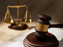 Экс-глава ВСМПО-Ависма останется в СИЗО — защите не удалось изменить меру пресечения