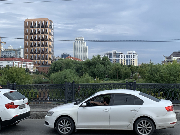 Российский рынок новых легковых автомобилей продолжает падать Российский рынок новых легковых автомобилей продолжает падать