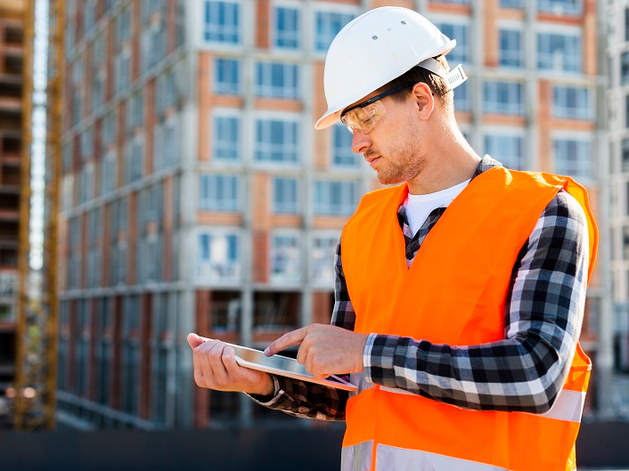 Не мечта, а компромисс: профессия строителя выпадает из картины успешного будущего