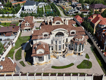 Особняк премиум-класса выставили на продажу в Челябинске 