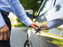 Как летом менялся спрос на услуги по перегону авто в Челябинской области?
