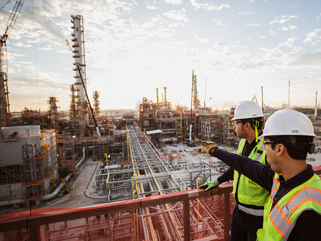 Добро пожаловать? Владимир Путин разрешил ExxonMobil вернуться в Россию Добро пожаловать? Владимир Путин разрешил ExxonMobil вернуться в Россию