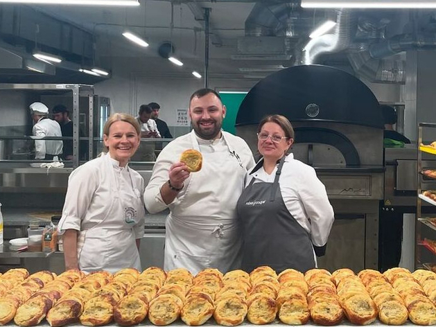 Где теперь есть шаньги? В центре Екатеринбурга закрыли точку любимого уральцами фастфуда