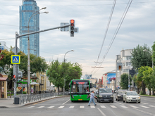 В Екатеринбурге появится еще 15 новых автобусов-гармошек