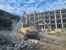 Попавший под КРТ долгострой на улице Мельникайте в центре Тюмени снесут