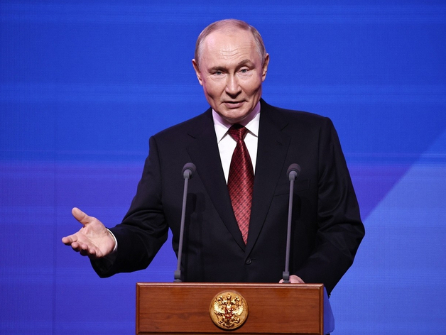 Путин: дополнительным источником доходов госбюджета может стать борьба с теневым сектором Путин: дополнительным источником доходов госбюджета может стать борьба с теневым сектором