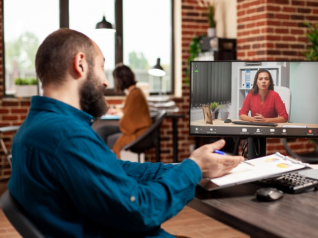 На Среднем Урале вырос интерес к ИИ-инструментам для проведения деловых онлайн-встреч 
