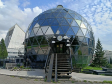 Павильон новосибирского кафе «Шарик» признали нестационарным объектом