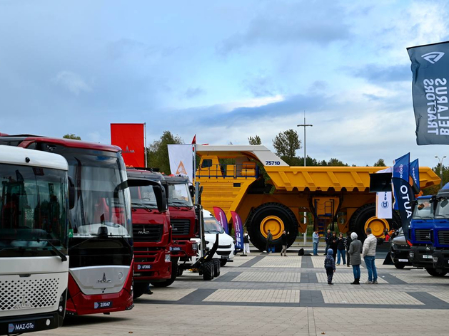Белоруссия будет поставлять в Свердловскую область пассажирский транспорт и лифты