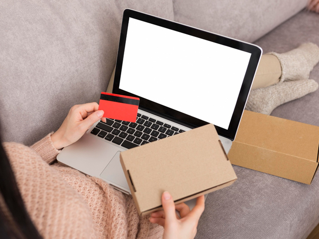 Свердловчане чаще всего покупают с доставкой запчасти и одежду