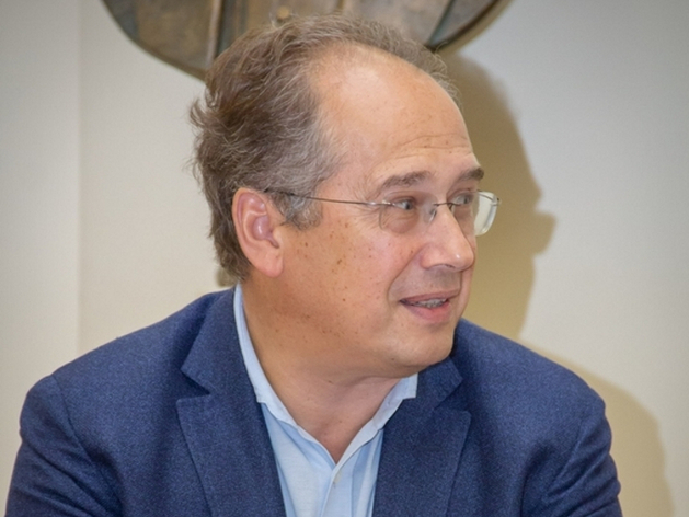 Дирижер Дмитрий Лисс: «Про «лабутены» слышал. Выдающееся произведение». ИНТЕРВЬЮ Дирижер Дмитрий Лисс: «Про «лабутены» слышал. Выдающееся произведение». ИНТЕРВЬЮ