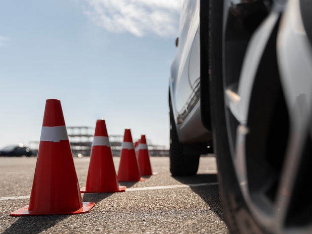 Судебные приставы на Урале нашли инновацию для борьбы с должниками — их авто обездвиживают Судебные приставы на Урале нашли инновацию для борьбы с должниками — их авто обездвиживают