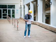 В Нижнем Новгороде расторгли контракт на строительство корпуса школы за 980 млн руб.