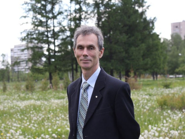 «Сиротский» бизнес на распутье, или что делать с коровой, дающей молоко?