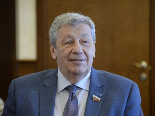 Аркадий Чернецкий: «Такой город, как Екатеринбург, должен развиваться комплексно» Аркадий Чернецкий: «Такой город, как Екатеринбург, должен развиваться комплексно»