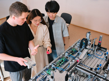 Разработка челябинских ученых выберет сценарий освещения дома без участия человека
