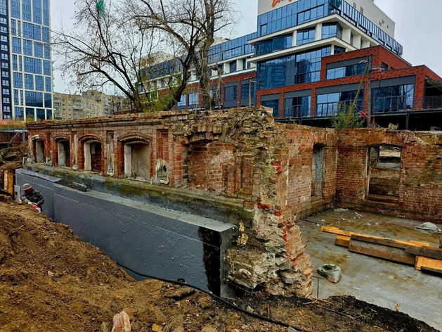 В центре Екатеринбурга восстановят руинированный архитектурный памятник