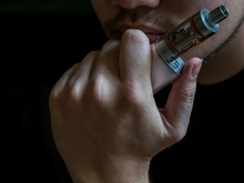 В Нижегородской области начнут эксперимент по ограничению продажи вейпов в 2026 г.
