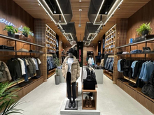 В Красноярске закрылся магазин итальянской одежды Replay