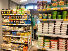 Потребители все больше экономят на продуктах, ритейл сбавляет обороты