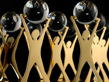 История и значение статуэтки юбилейной премии «Человек года — 2025»