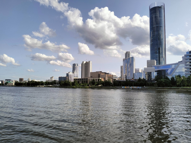 «Рост несмотря ни на что»: по стартам новостроек столица Урала обогнала столицу России