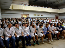 Принят закон, по которому выпускники-медики обязаны отработать до 3 лет, иначе — штраф