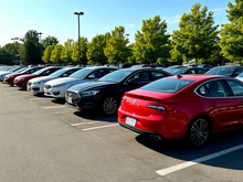 В Красноярском крае автомобилисты выбирают белые и серые машины