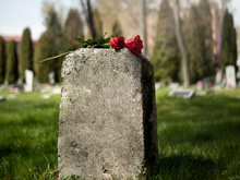 В Новосибирске узаконят размещение объектов торговли на территориях кладбищ