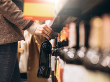 Торгующий алкоголем новосибирский бизнес получил 183 предостережения от минпромторга