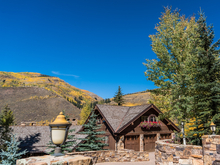 Налоговая банкротит сеть коттеджей SOVA в Ленобласти из-за долгов перед бюджетом