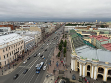 Петербург продлевает запрет на работу мигрантов в такси и доставке до 2026 года