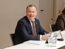 «Ни о чем не жалею»: Алексей Орлов — о новых районах, метро, киосках и счастье  