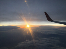 Российский поп-певец не смог улететь из Тюмени в Москву из-за отмены рейсов