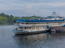 Ресторан «Капитанский клуб» требуют убрать с набережной Красноярска