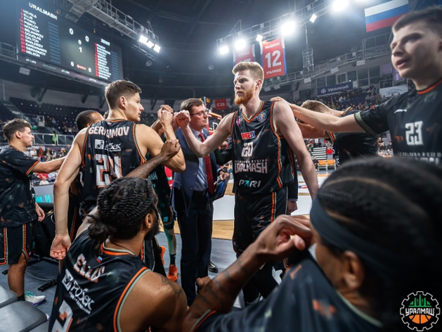 22 декабря игроки БК «Уралмаш» проведут автограф-сессию в Банке Уралсиб 22 декабря игроки БК «Уралмаш» проведут автограф-сессию в Банке Уралсиб
