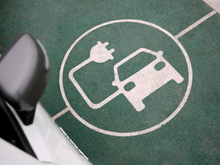 Комплекс электрозарядных станций «Росатома» откроется в Новосибирске

 